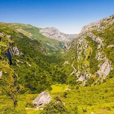 Río Asón: Tranquilo Retiro Con Piscina Y Wi-fi * Gibaja